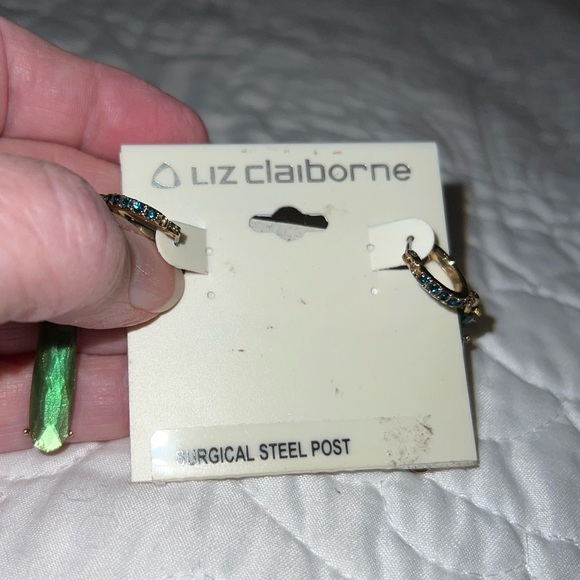 Vintage Liz Claiborne Hoop Dangle Green Earrings NWT - Picture 3 of 5